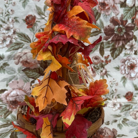 Scarecrow Fall Centerpiece - Picture 8 of 13